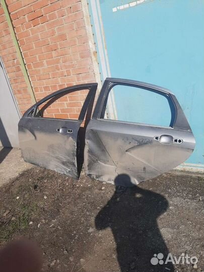 Двери на LADA vesta