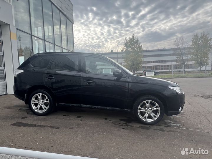 Mitsubishi Outlander 2.4 CVT, 2012, 140 000 км