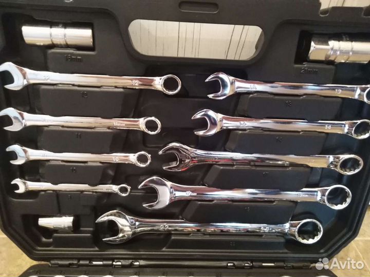 Набор инструментов SATA 82 предмета