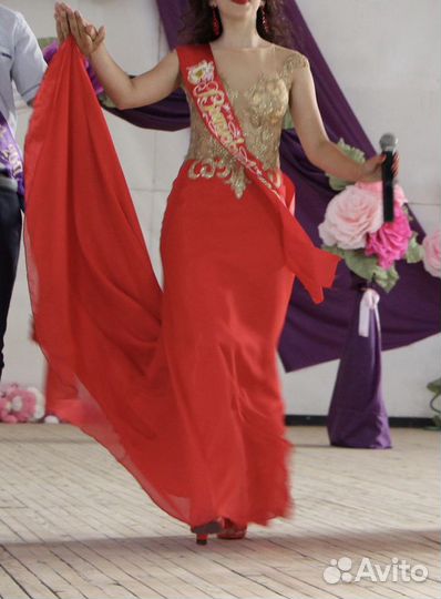 Вечернее платье