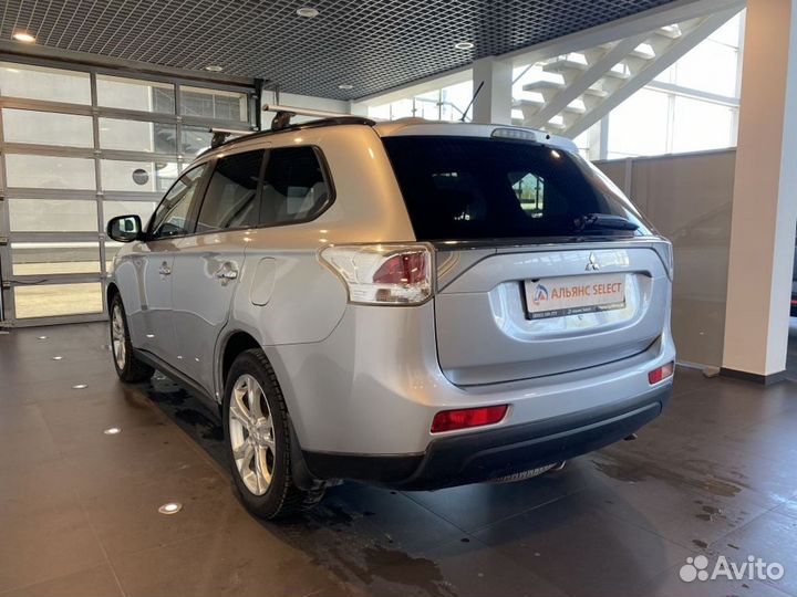 Mitsubishi Outlander 2.4 CVT, 2013, 240 668 км