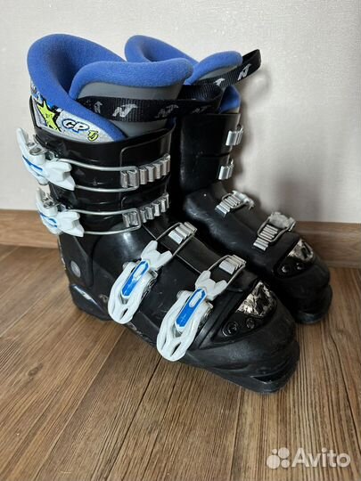 Горнолыжнын ботинки детские 22,5 стелька Nordica