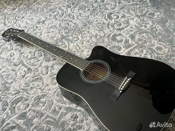 Акустическая гитара