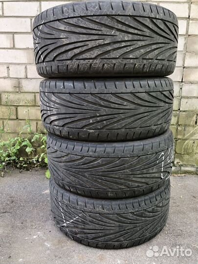 Toyo Proxes T1-R 245/40 R18 97Y