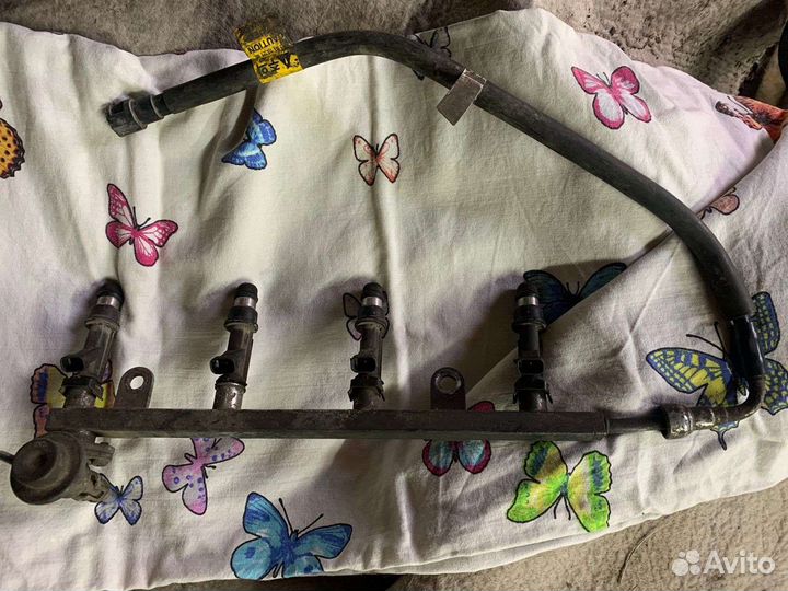 Топливная рампа с форсунками