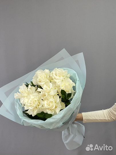 Белые розы доставка цветов