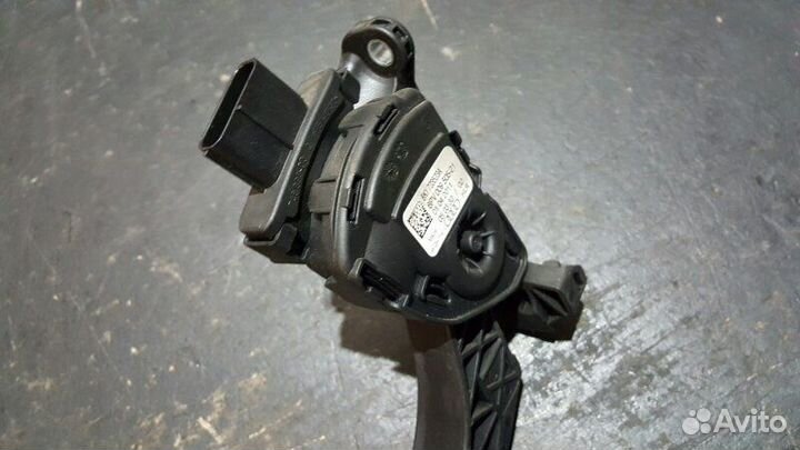 Педаль газа Audi A7 4G CGW 2011
