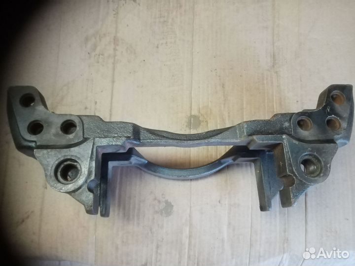 Скоба суппорта