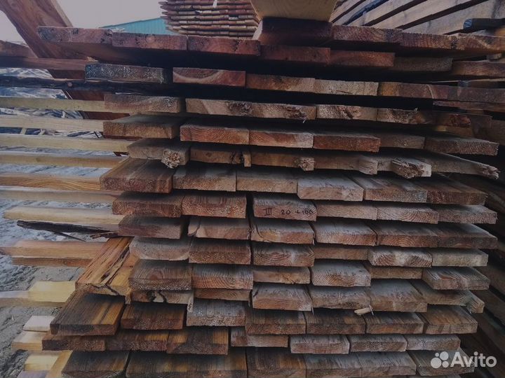 Уникальный дизайн с досками из сосны