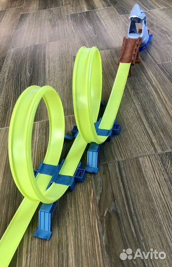 Трек хот вилс акула