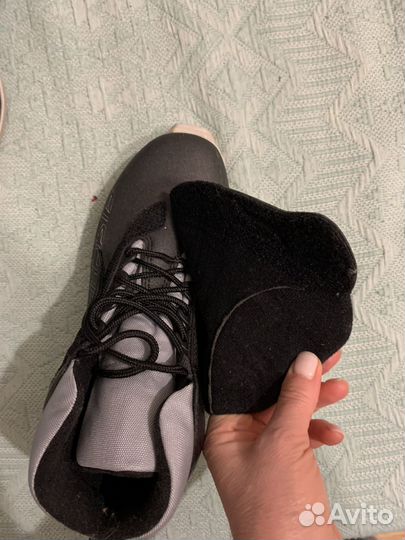 Лыжные ботинки