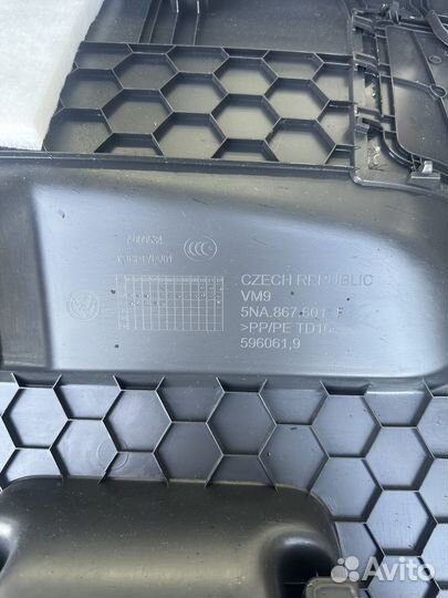 Обшивка крышки багажника Volkswagen Tiguan