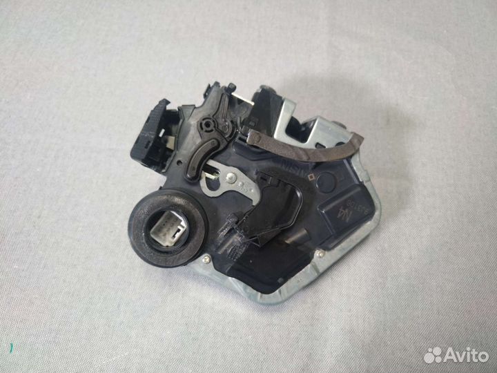 Замок задней левой двери Prado 150 Rav 4 XA50