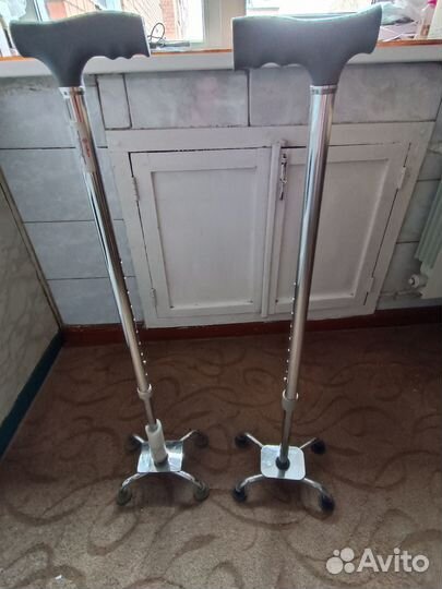 Трость четырех опорная для ходьбы