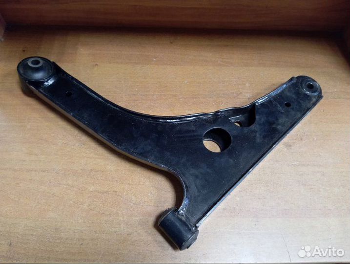 Рычаг подвески для грузовиков передний правый Ford