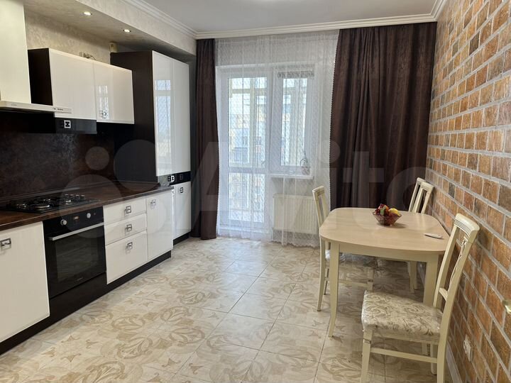 2-к. квартира, 90 м², 15/21 эт.