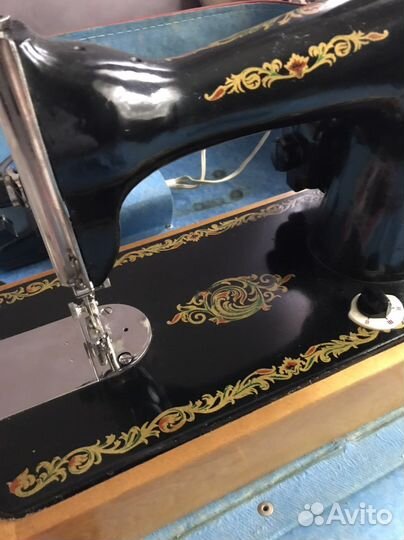 Швейная машина Чайка 2М с электроприводом