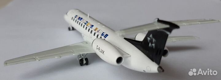 Модель самолета Embraer ERJ-135ER G-rjxk 1:200