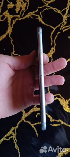 Телефон iPhone 6s