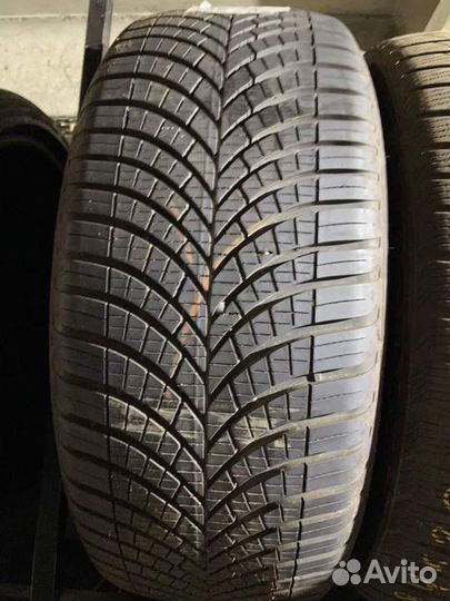 Goodyear Vector 4Seasons 255/45 R20 105W
