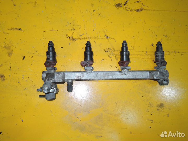 Рампа топливная Opel Vectra B 1995-1999