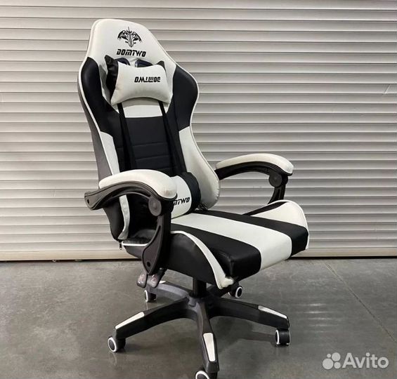 Игровое компьютерное кресло с вибромассажем