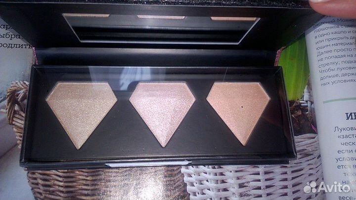 Новые хайлайтеры revolution, catrice, essence