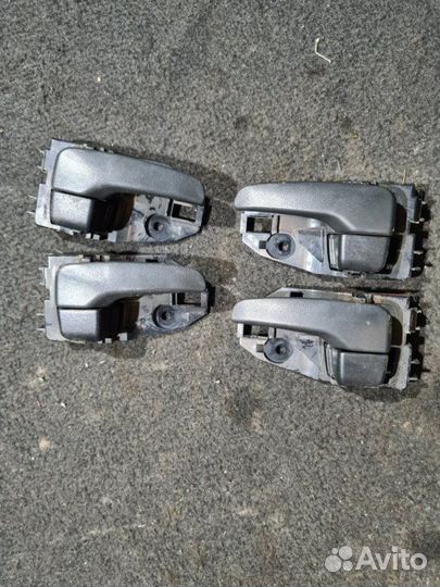 Ручка двери внутренняя Mitsubishi Lancer 9 4G18