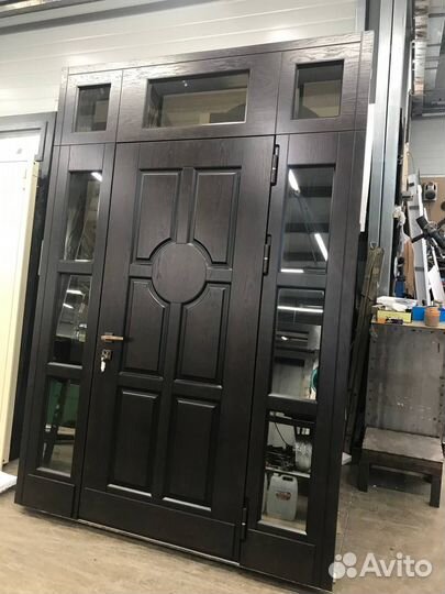 Дверь входная уличная