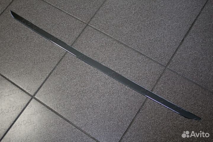 Накладка Prius 30 на низ задней двери, хром