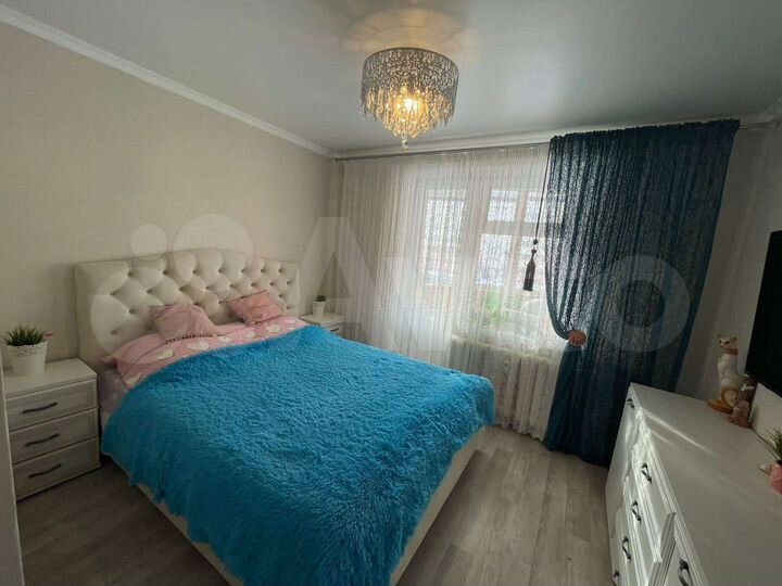 3-к. квартира, 90 м², 2/10 эт.