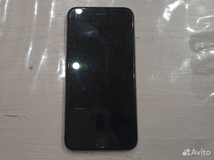 Телефон iPhone 6s