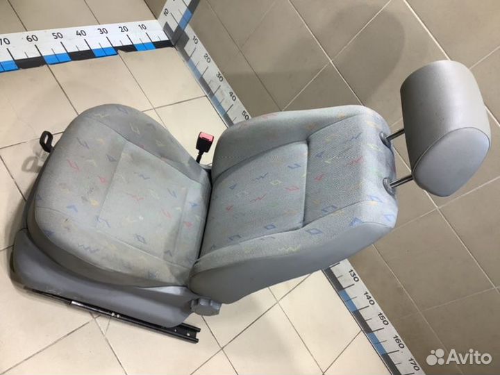 Сиденье переднее переднее левое Volkswagen Caddy