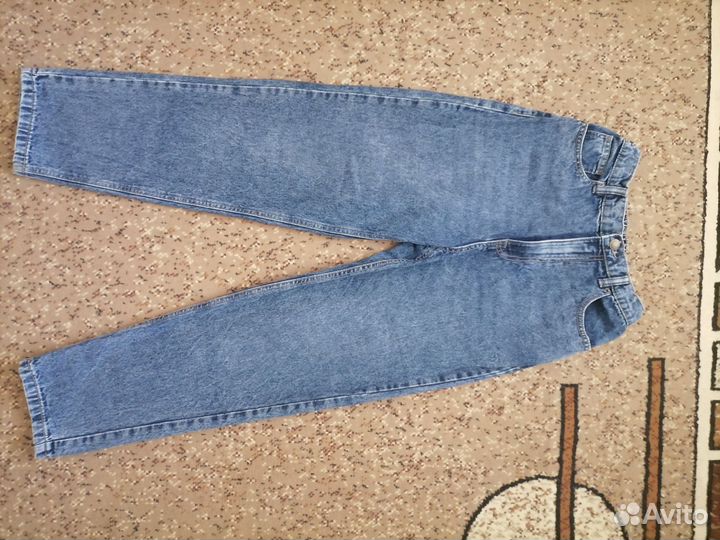 Джинсы Аccola