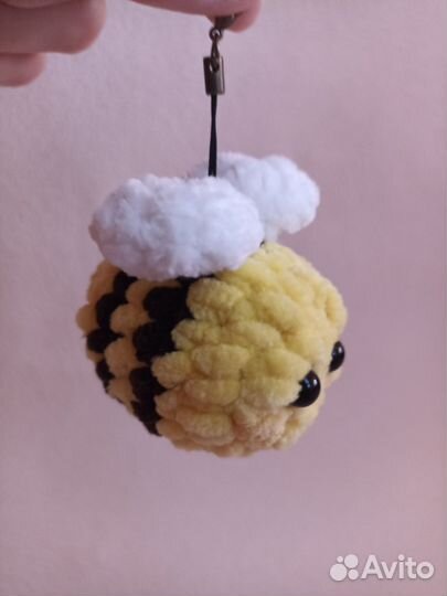 Плюшевый,вязаный заяц