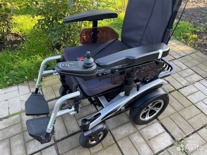 Инвалидная коляска с электроприводом