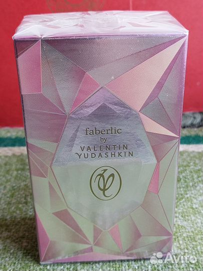 Туалетная вода Орифлейм, Эйвон, Фаберлик