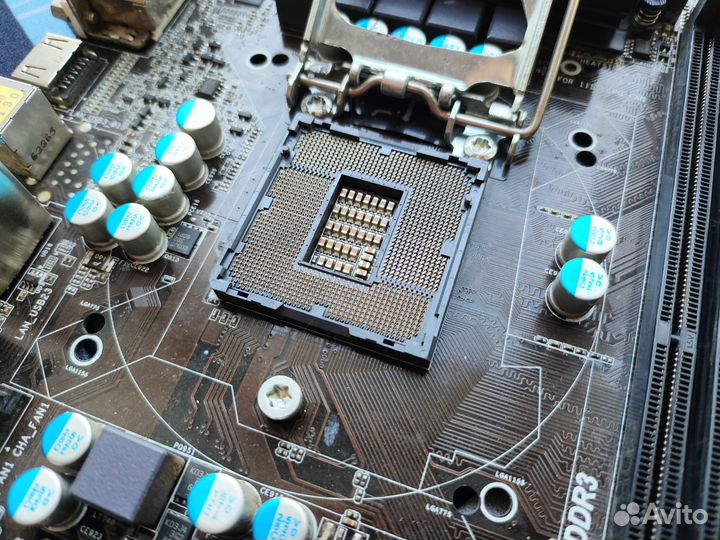 Материнская плата Asrock B75 сокет 1155