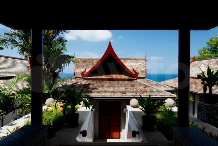 Дом 1632 м² на участке 2400 м² (Таиланд)