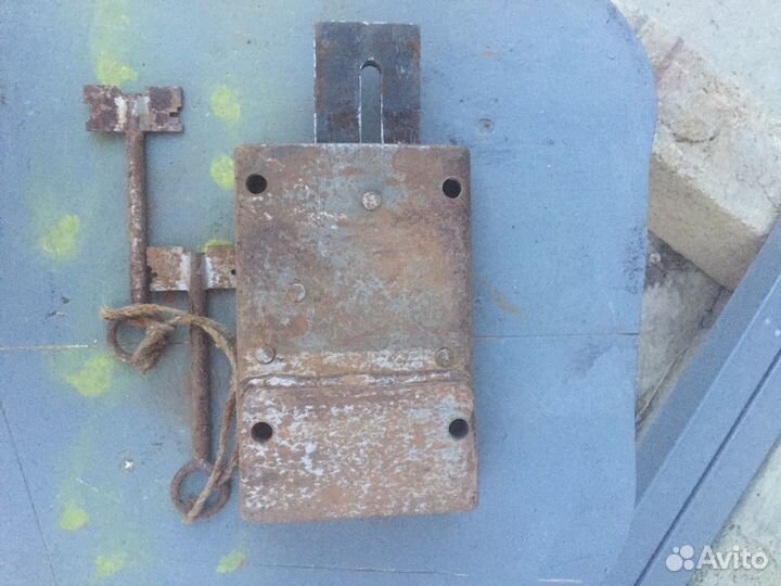 2 Замка на гараж