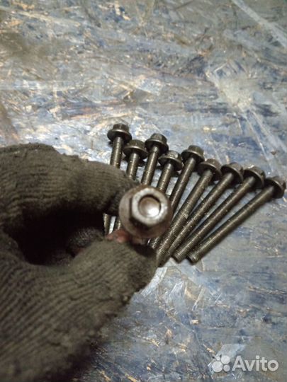 Болты блока двигателя Ford Focus 2