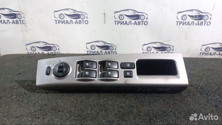 Кнопки стеклоподьемника Sorento 1