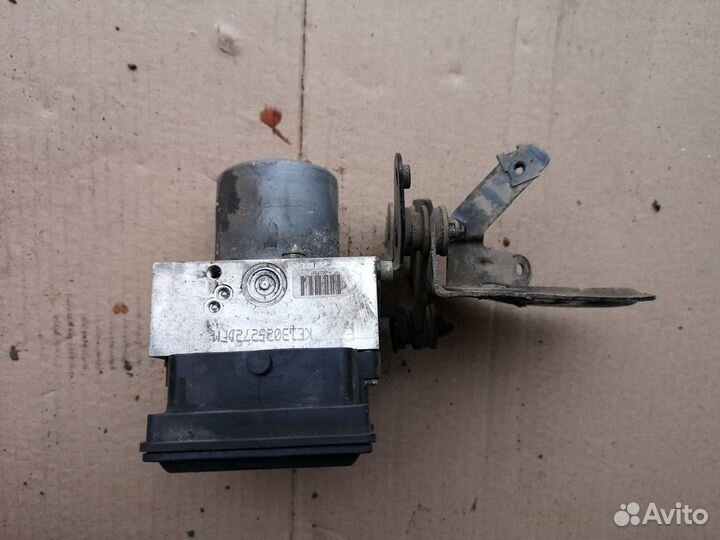 Блок ABS насос на VW Passat B7 CC 2008-2017