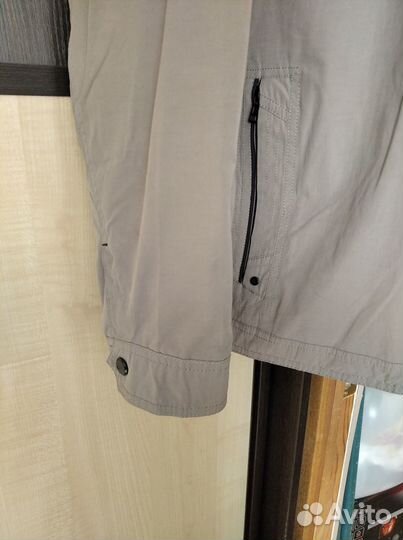 Мужская одежда (куртки, спортивные брюки)