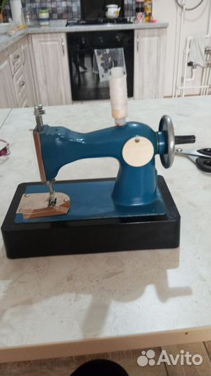 Детская швейная машина