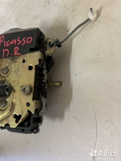 Замок двери передний правый Citroen Xsara Picasso