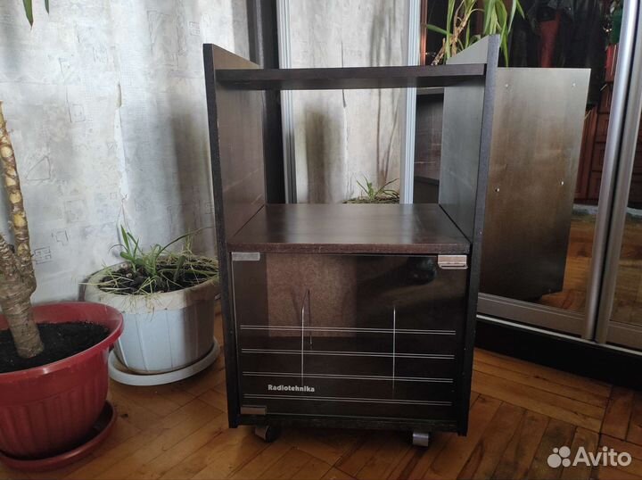 Тумба-стойка для радиоаппаратуры Radiotehnika