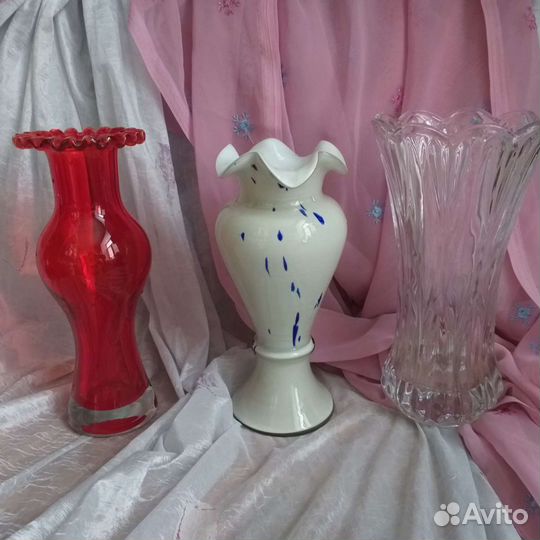 Вазы гутное цветное стекло.ссср