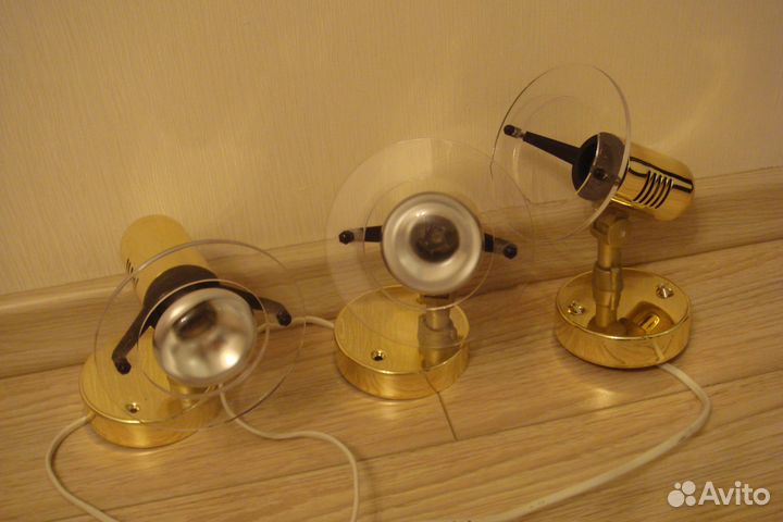 Люстра потолочная+3 светильника на стену