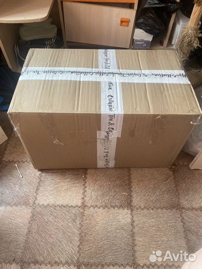 Коробка с вещами